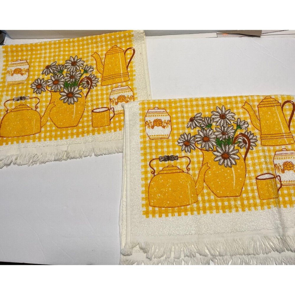 2 Vintage Regal Hallmark 70s 80s Kitchen tea Towel Daisy Teapots yellow check
